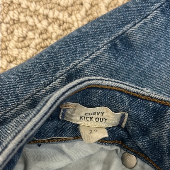 Women’s Madewell Curvy Kick Out Jeans - Picture 4 of 4